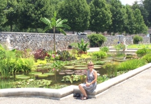 Kelly in Italian Garden at Biltmore